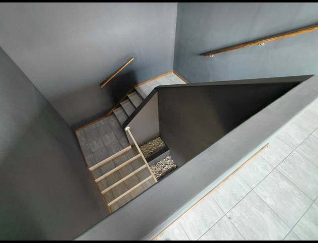 215M² OFFICE TO LET IN VORNA VALLEY